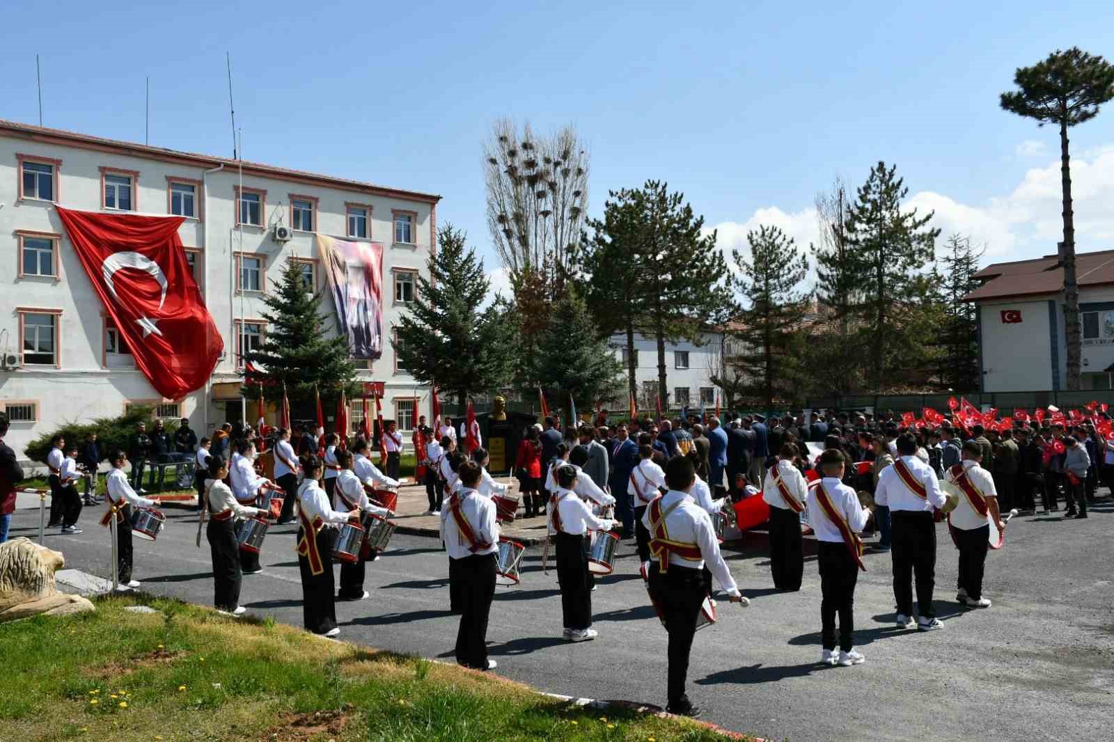 Tomarza&rsquo;da 23 Nisan coşkusu
