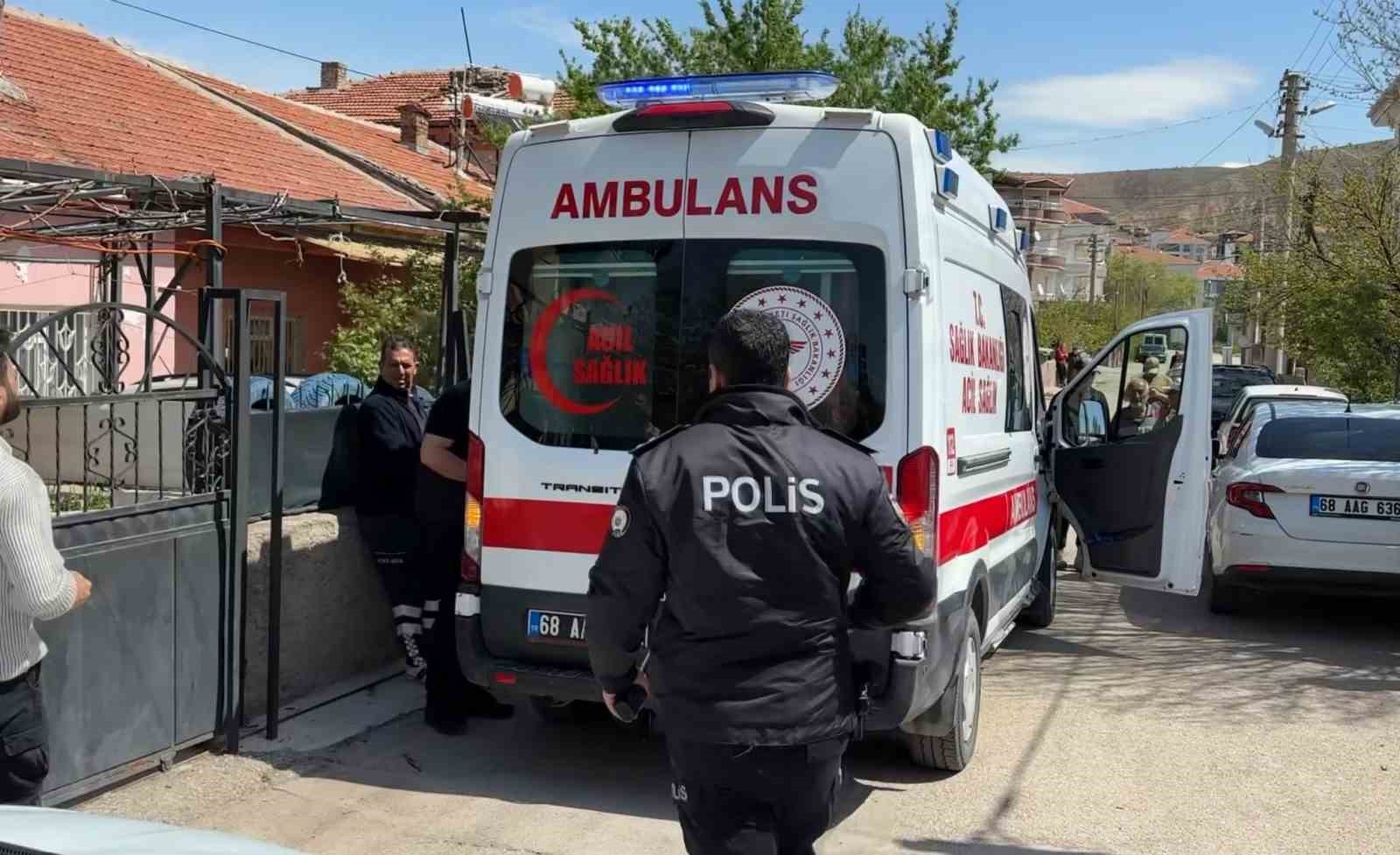 Aksaray&rsquo;da yaşlı adam karısını evde &ouml;l&uuml; buldu
