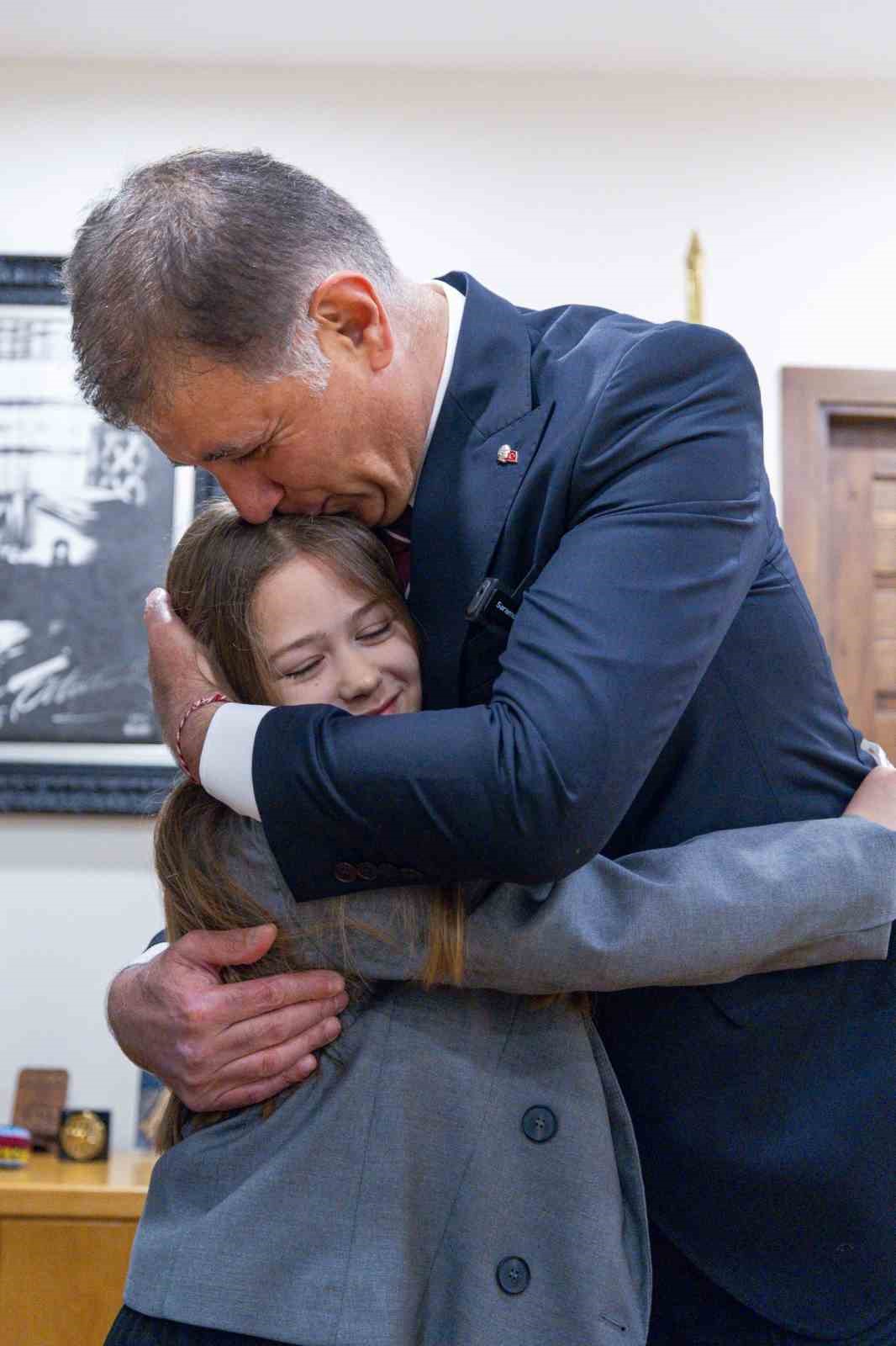 23 Nisan&rsquo;da başkanlık koltuğu &ccedil;ocukların
