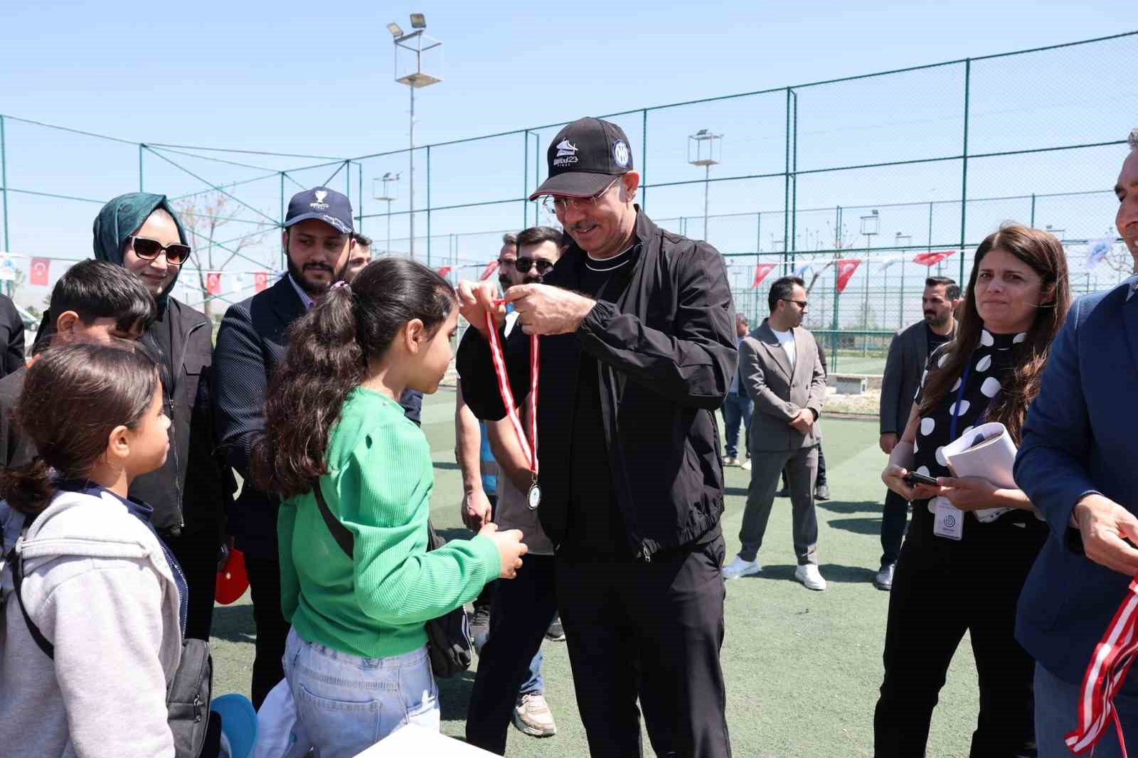 Eyy&uuml;biyeli &ccedil;ocuklar 23 Nisan Futbol Turnuvasında buluştu
