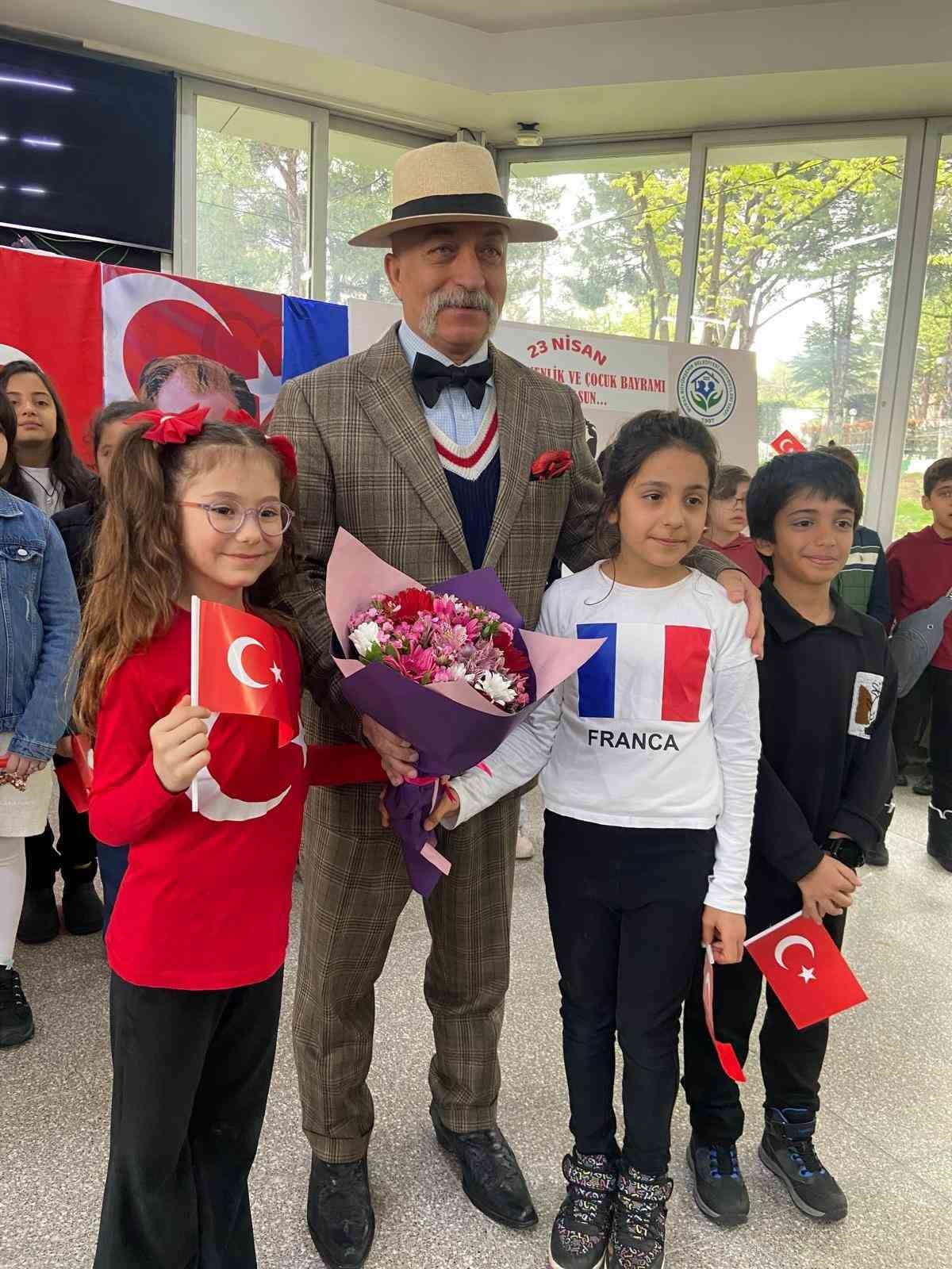 Miniklerden y&uuml;rek ısıtan 23 Nisan kutlaması
