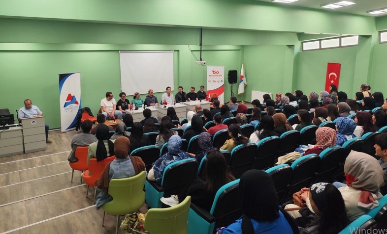 Erzurum Devlet Tiyatrosu oyuncuları doğuda tiyatro yapmayı anlattı
