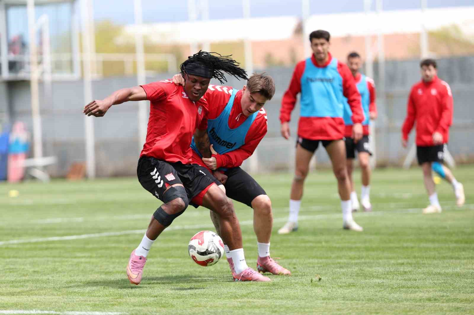 Sivasspor&rsquo;da Iğdır ma&ccedil;ı hazırlıkları s&uuml;r&uuml;yor
