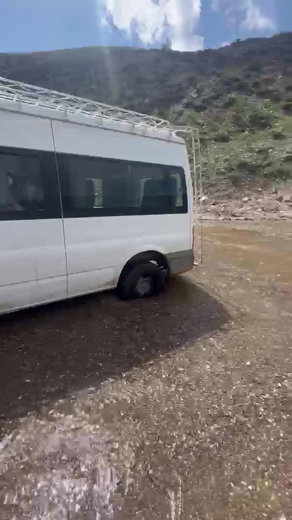 23 Nisan&rsquo;da &ccedil;ocuklar yolda kaldı
