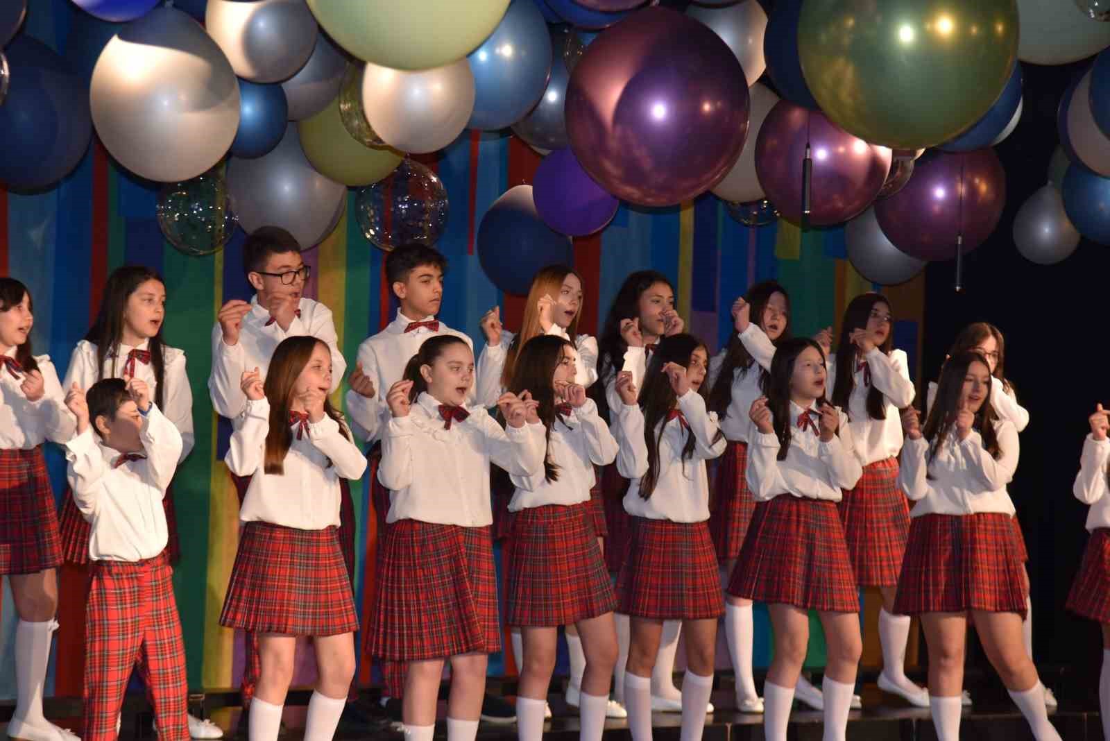 23 Nisan Şahinkaya&rsquo;da coşkuyla kutlandı
