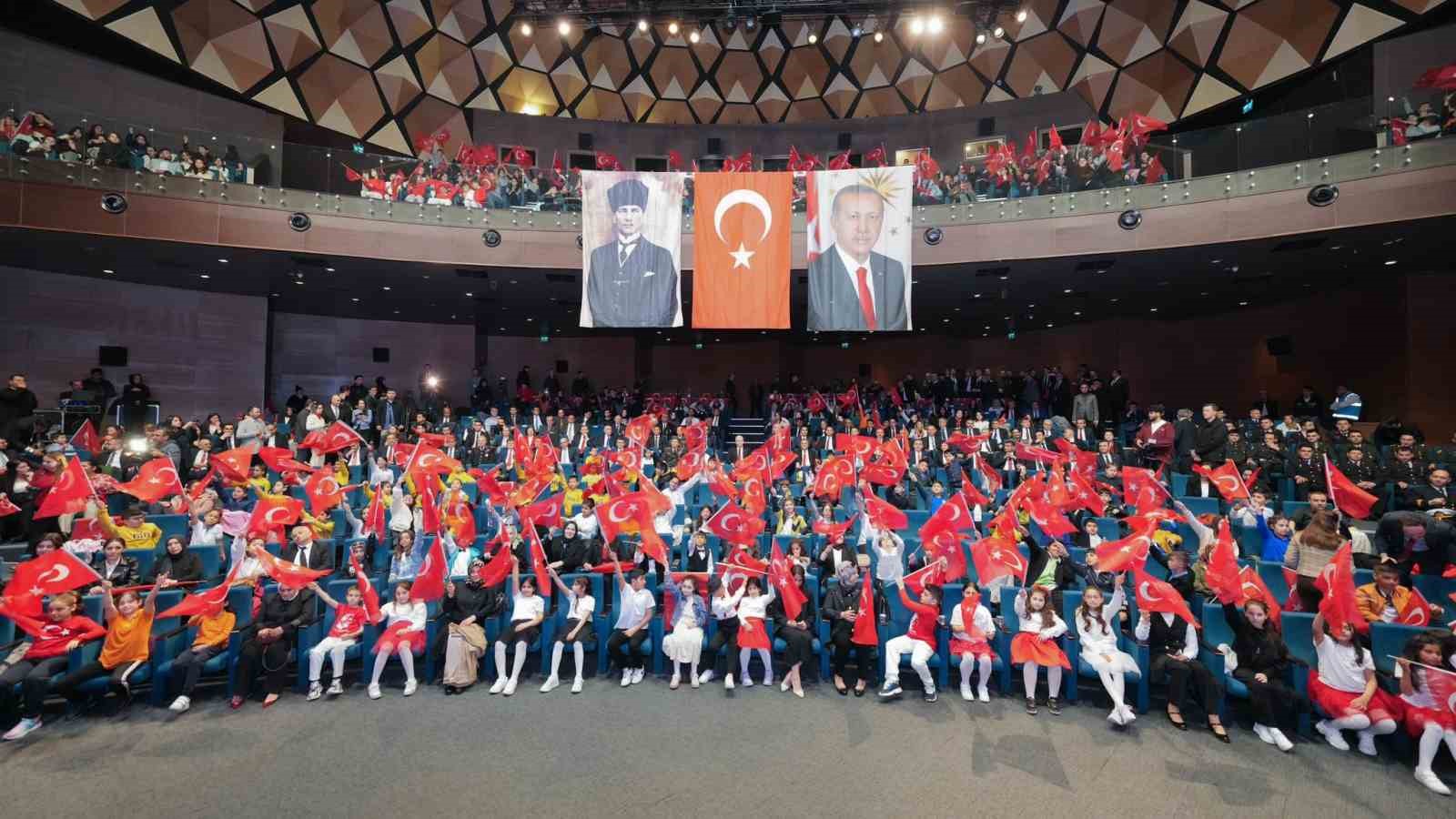 İstanbul&rsquo;da 23 Nisan coşkusu Devlet Arşivleri Osmanlı Arşivi K&uuml;lliyesi&rsquo;nde t&ouml;renle kutlandı
