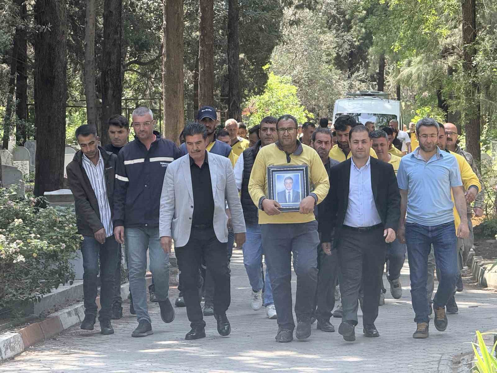 Irmakta &ouml;l&uuml; bulunan yeni evli gen&ccedil; toprağa verildi: Aileden ş&uuml;pheli &ouml;l&uuml;m iddiası
