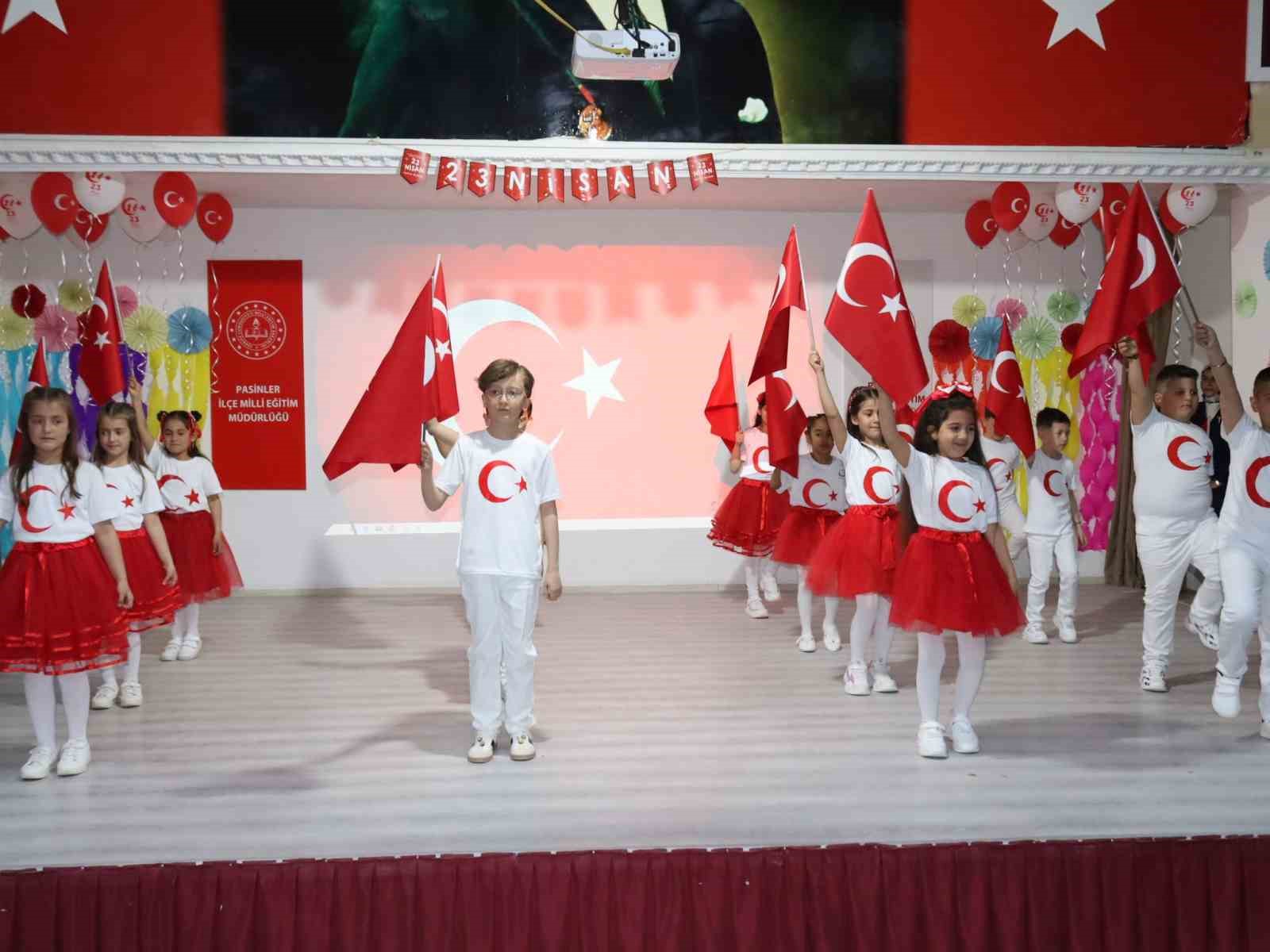 Pasinler’de 23 Nisan coşkuyla kutlandı