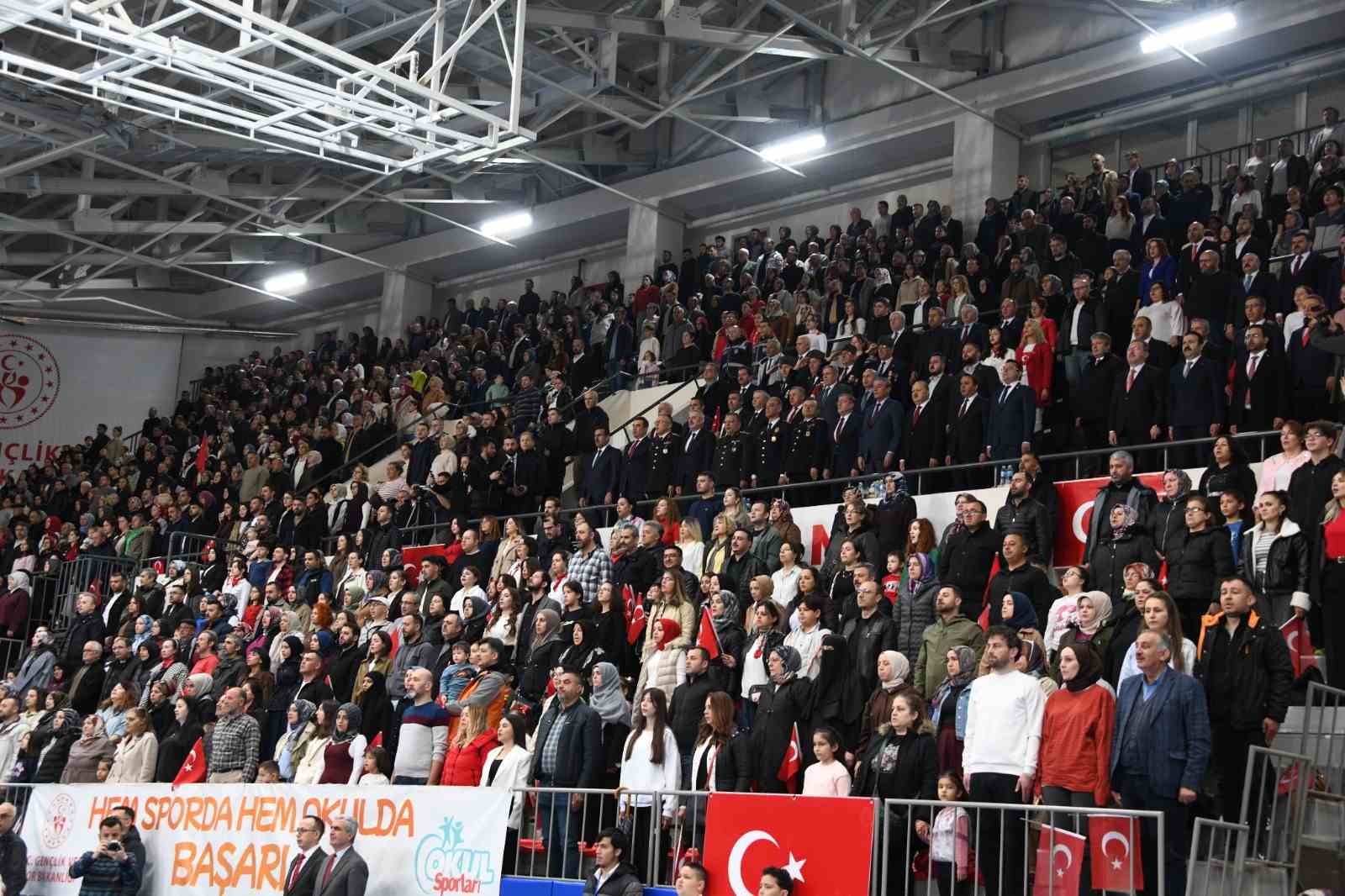 Kastamonu&rsquo;da 23 Nisan coşkusu: &Ccedil;ocukların g&ouml;sterileri ayakta alkışlandı
