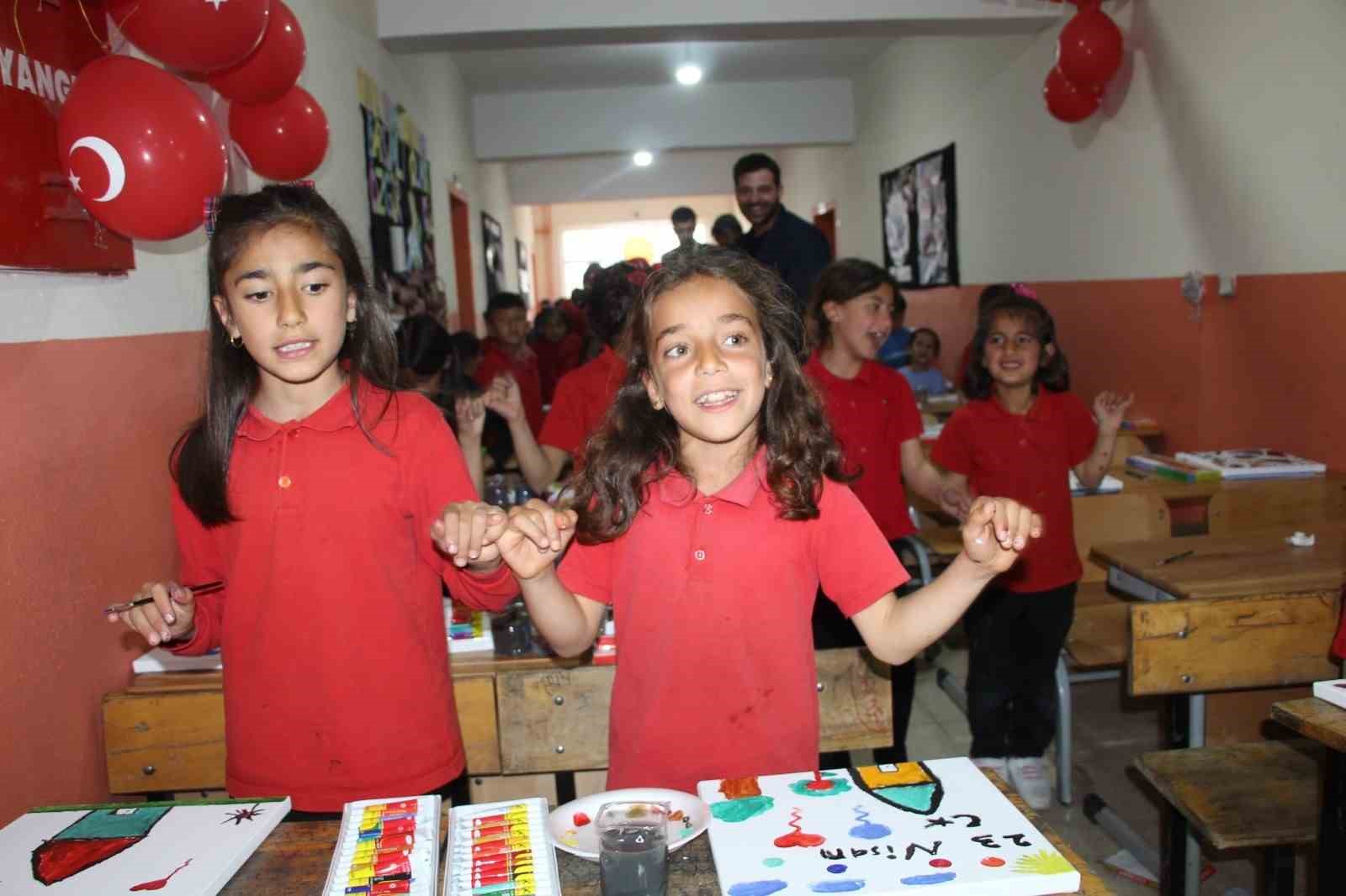 Şırnak&rsquo;ta &ccedil;ocukların dilekleri 106 balonla g&ouml;ky&uuml;z&uuml;ne taşındı
