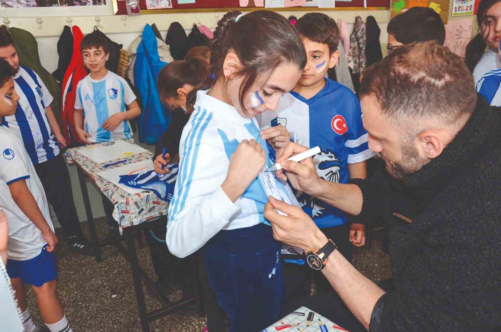 Mustafa Yumlu ve  Sefa Akg&uuml;n &ccedil;ocukların &ccedil;ağrısını cevapsız bırakmadı

