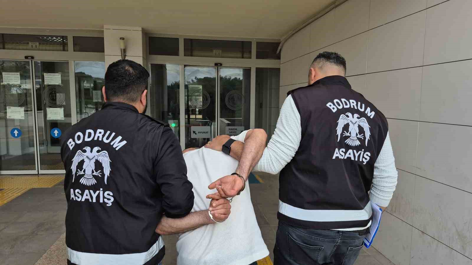 Bodrum&rsquo;da eski sevgilisini bı&ccedil;aklayarak yaralayan saldırgan tutuklandı
