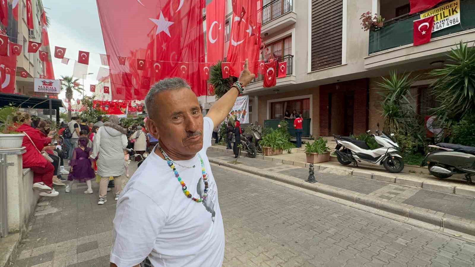 Marmaris&rsquo;te 105 Sokak&rsquo;ta bayram coşkusu b&uuml;y&uuml;d&uuml;
