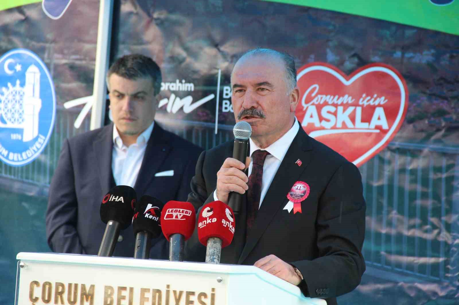 Belediye başkanının koltuğuna oturan &ccedil;ocuklar talimat vermişti: Masal Park hayalleri ger&ccedil;ek oldu
