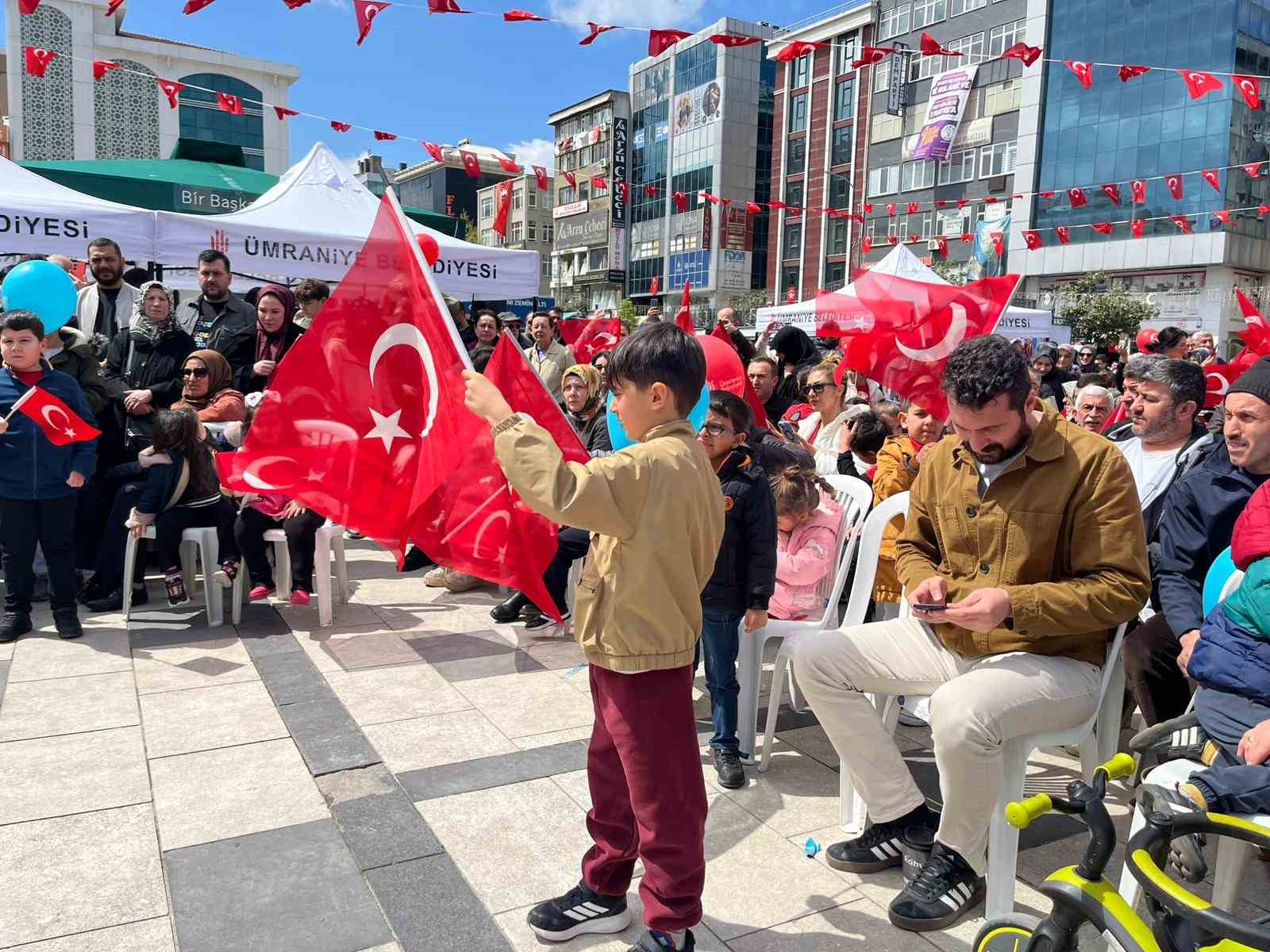 &Uuml;mraniye&rsquo;de 23 Nisan coşkusu yaşandı
