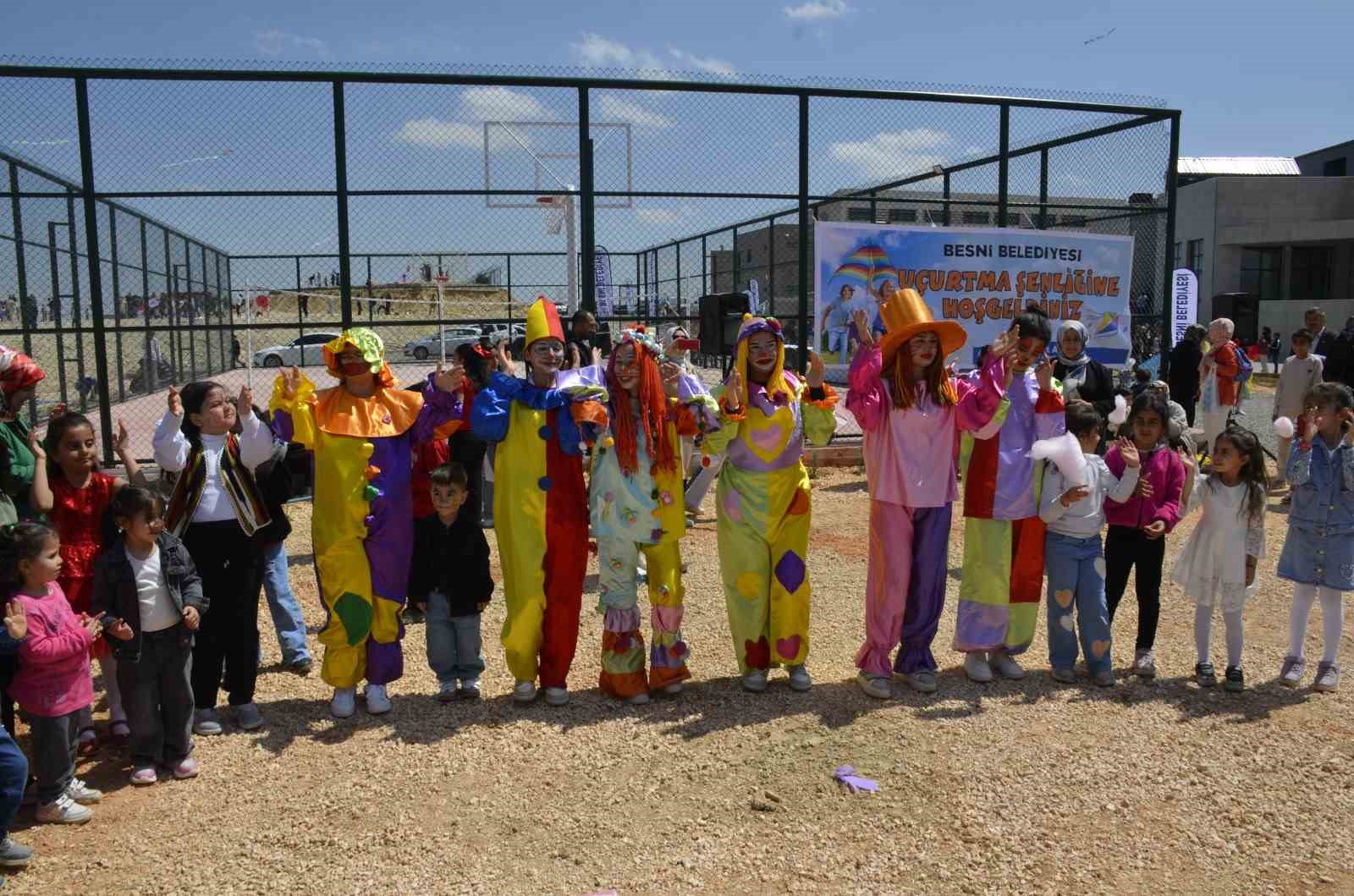 Besni&rsquo;de 23 Nisan coşkusu
