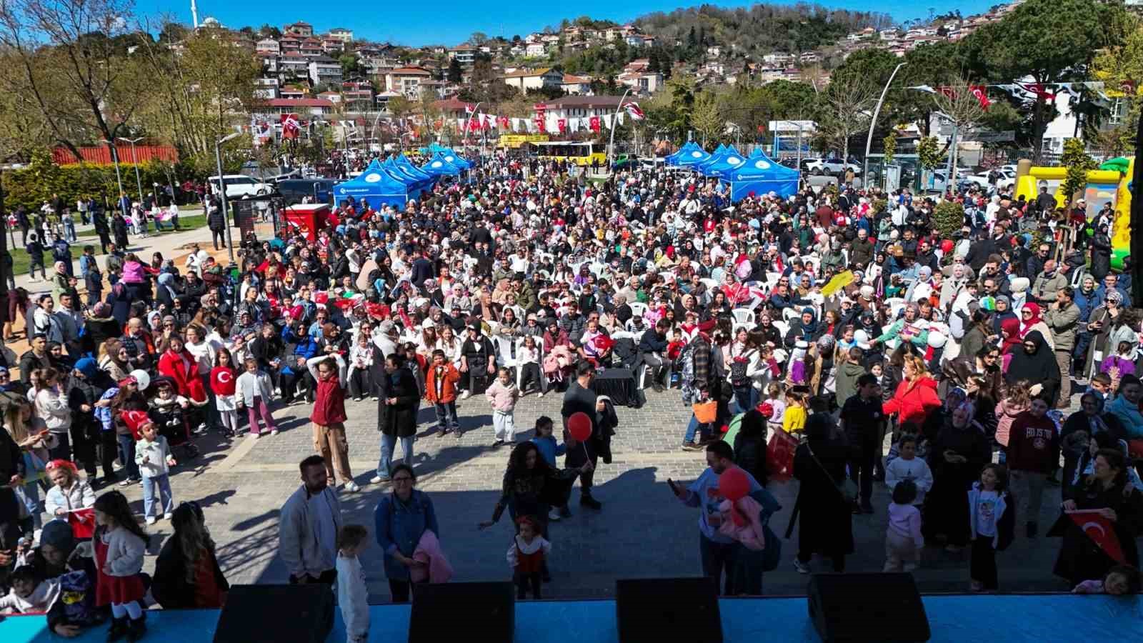 Beykoz&rsquo;da &ccedil;ocuklar bayramın tadını doyasıya &ccedil;ıkardı
