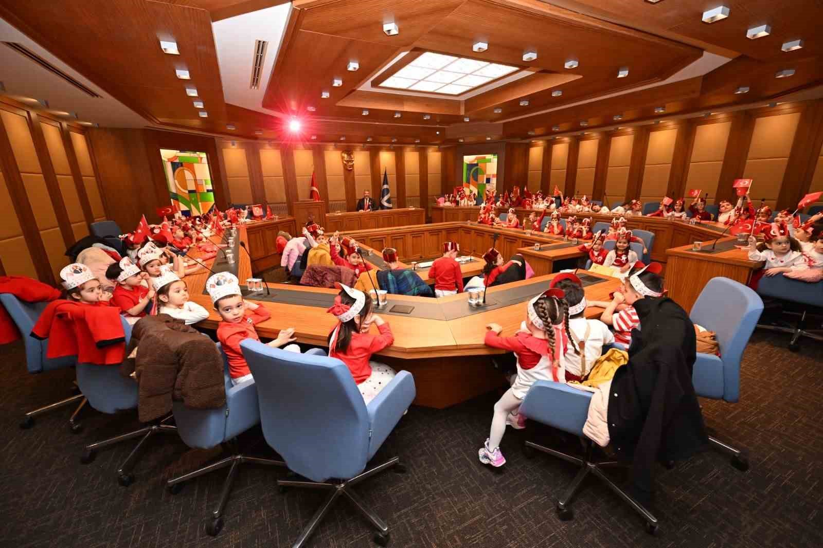 Minikler 23 Nisan&rsquo;ı coşkuyla kutladı
