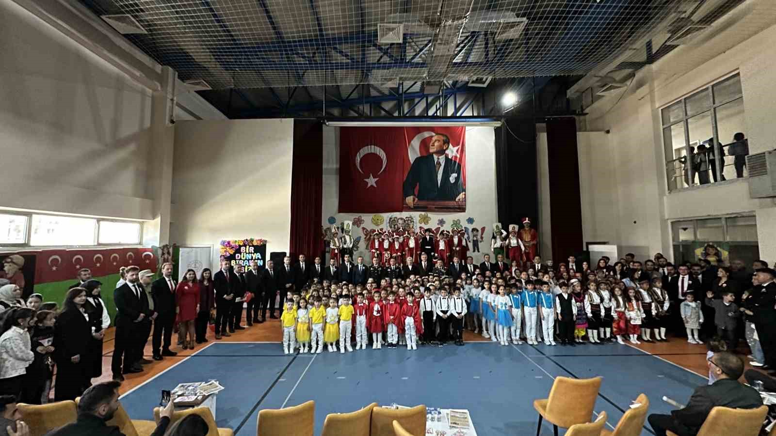 Y&uuml;ksekova&rsquo;da 23 Nisan Ulusal Egemenlik ve &Ccedil;ocuk Bayramı kutlandı
