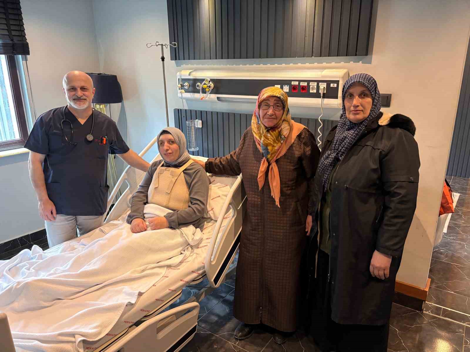 Bebeklikte başladı, 33 yaşında &uuml;&ccedil;&uuml;nc&uuml; ameliyatla hayata d&ouml;nd&uuml;
