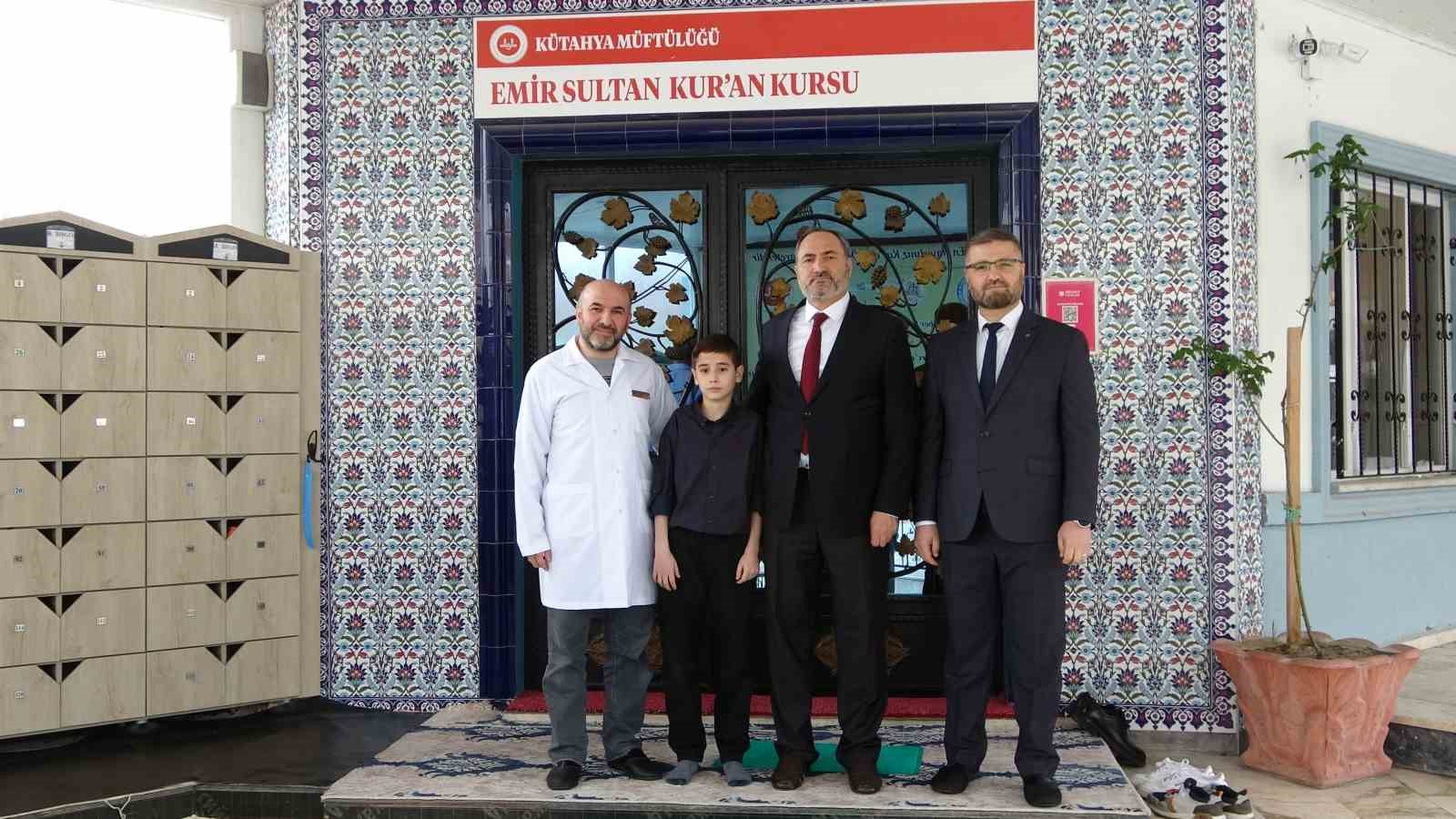 Kütahya’da 11 yaşındaki Ömer Sabri 8 ayda hafız oldu
