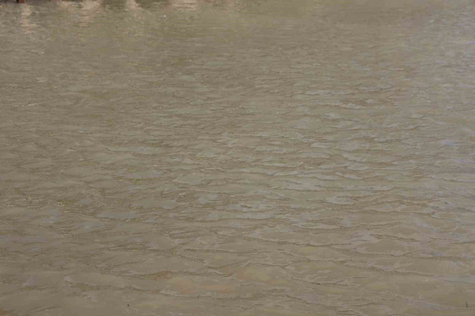 Kar ve yağmurlarla Uzun&ccedil;ayır Baraj G&ouml;l&uuml;&rsquo;n&uuml;n debisi y&uuml;kseldi
