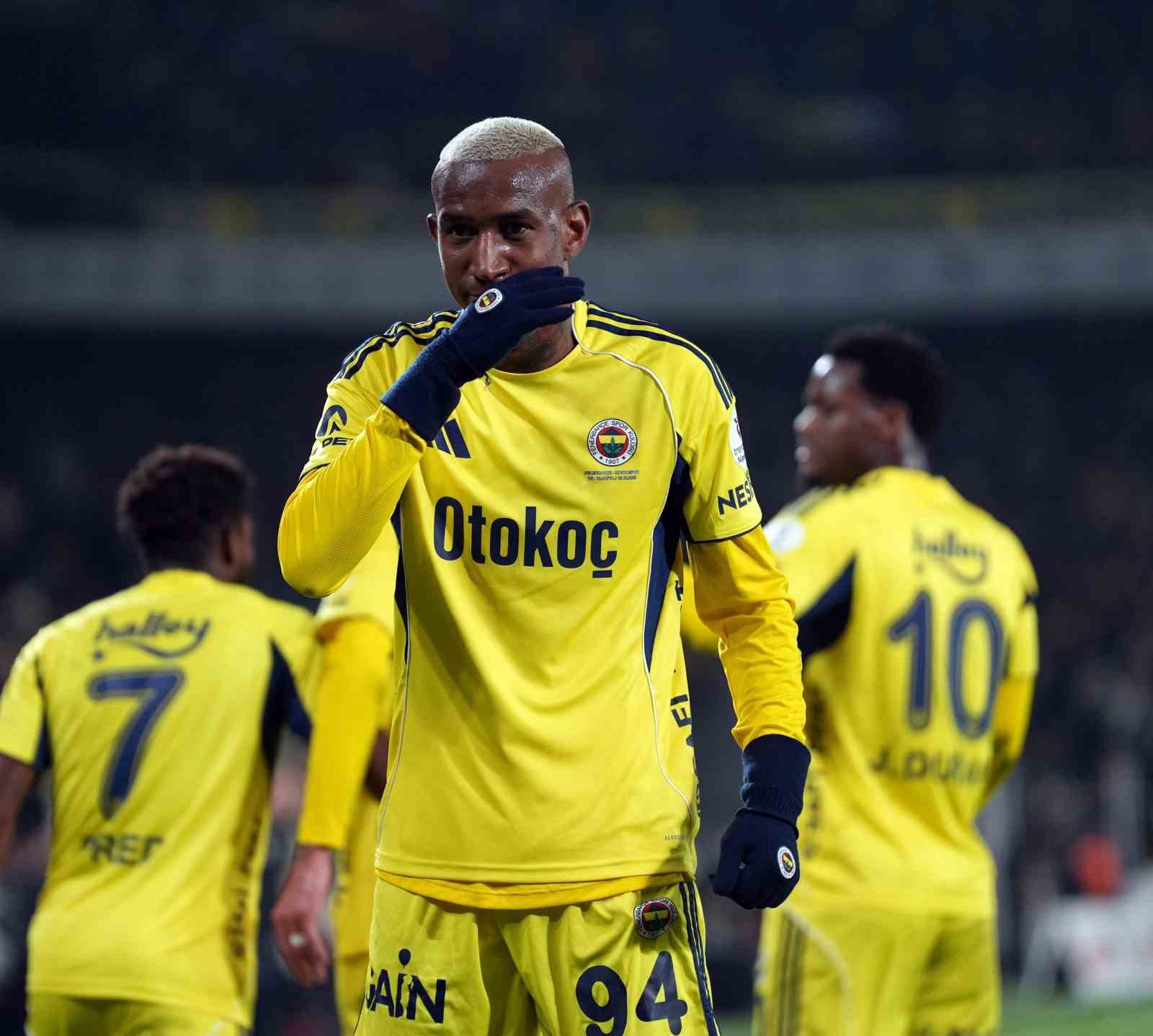 Derbide ligin en golc&uuml; iki takımı karşılaşacak
