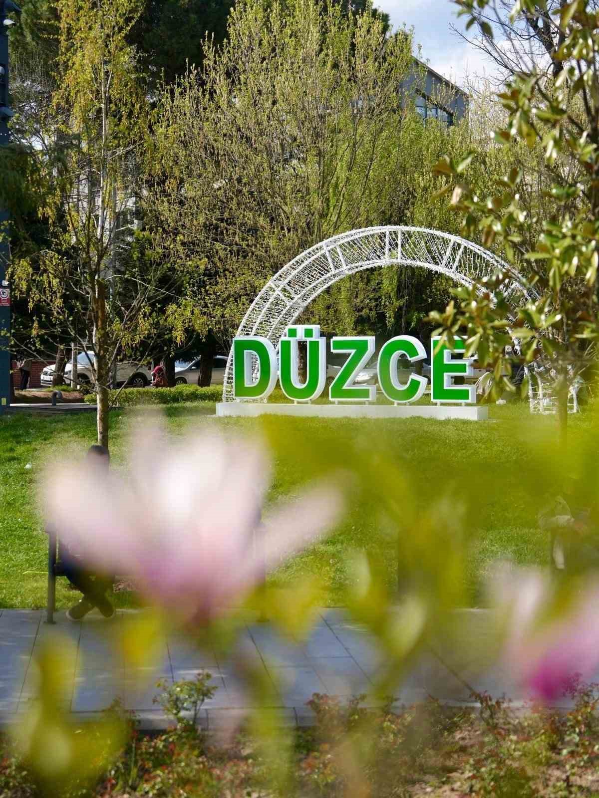 D&uuml;zce&rsquo;de bahar temizliği s&uuml;r&uuml;yor
