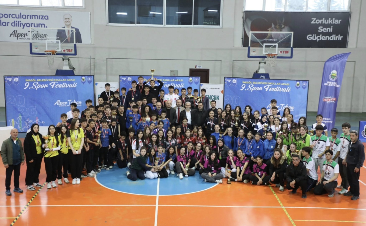 Puanlı atletizmde kupalar sahiplerini buldu
