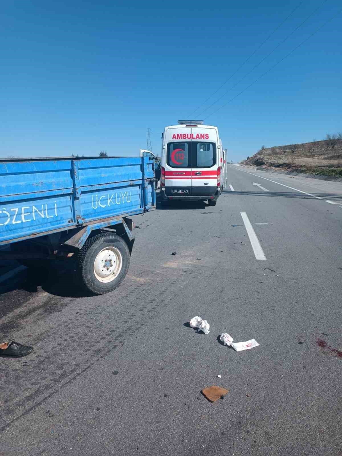 Otomobille patpat &ccedil;arpıştı: 2 yaralı
