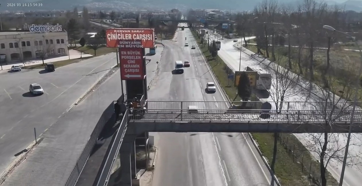 K&uuml;tahya İl Emniyet M&uuml;d&uuml;rl&uuml;ğ&uuml;&rsquo;nden motosiklet s&uuml;r&uuml;c&uuml;lerine yaya &uuml;st ge&ccedil;idi uyarısı
