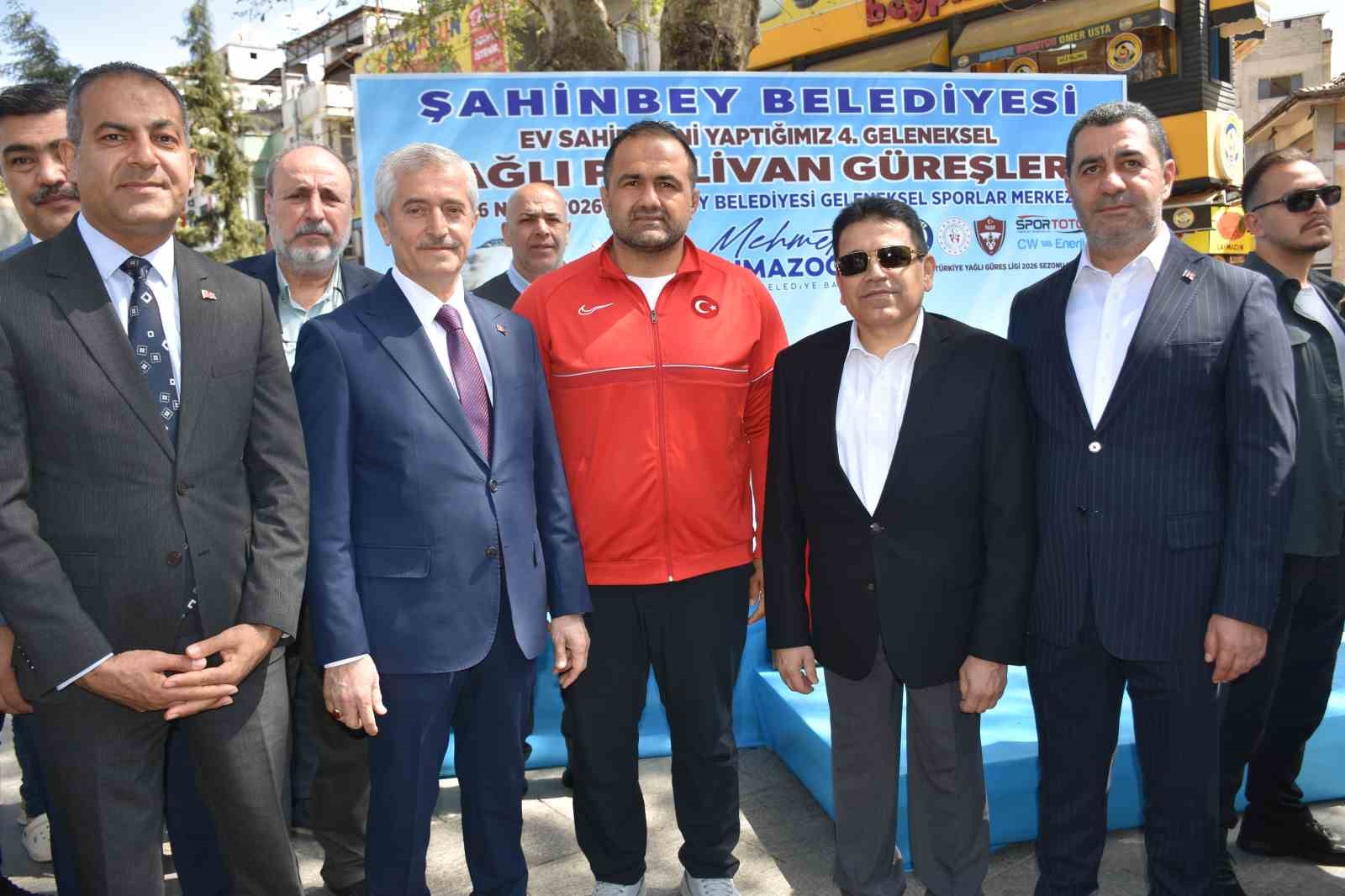 Geleneksel yağlı g&uuml;reş m&uuml;sabakaları Gaziantep&rsquo;te kortejle başladı
