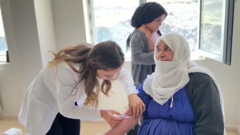 Siirt&rsquo;te zorlu arazide aşılama &ccedil;alışması
