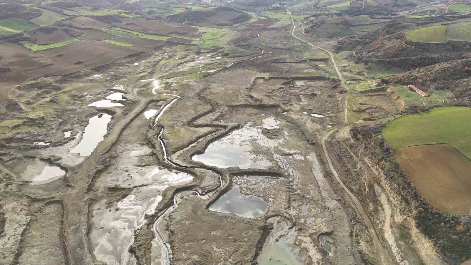 Tekirdağ&rsquo;da kuruyan baraj yağışlarla canlandı
