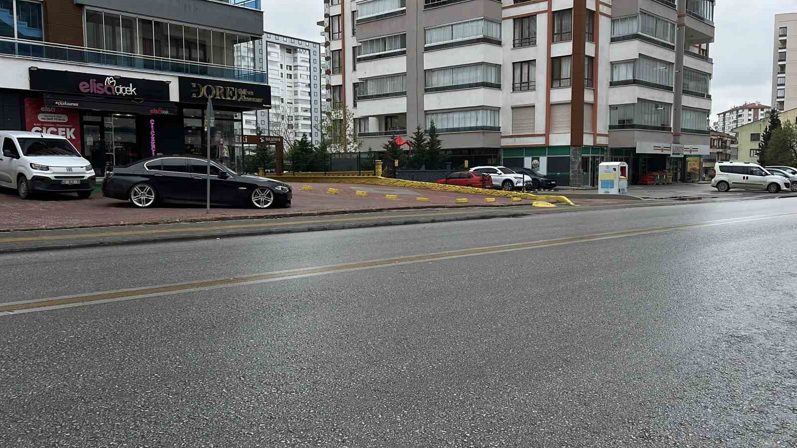 Taksi bisikletle &ccedil;arpıştı: 1 yaralı
