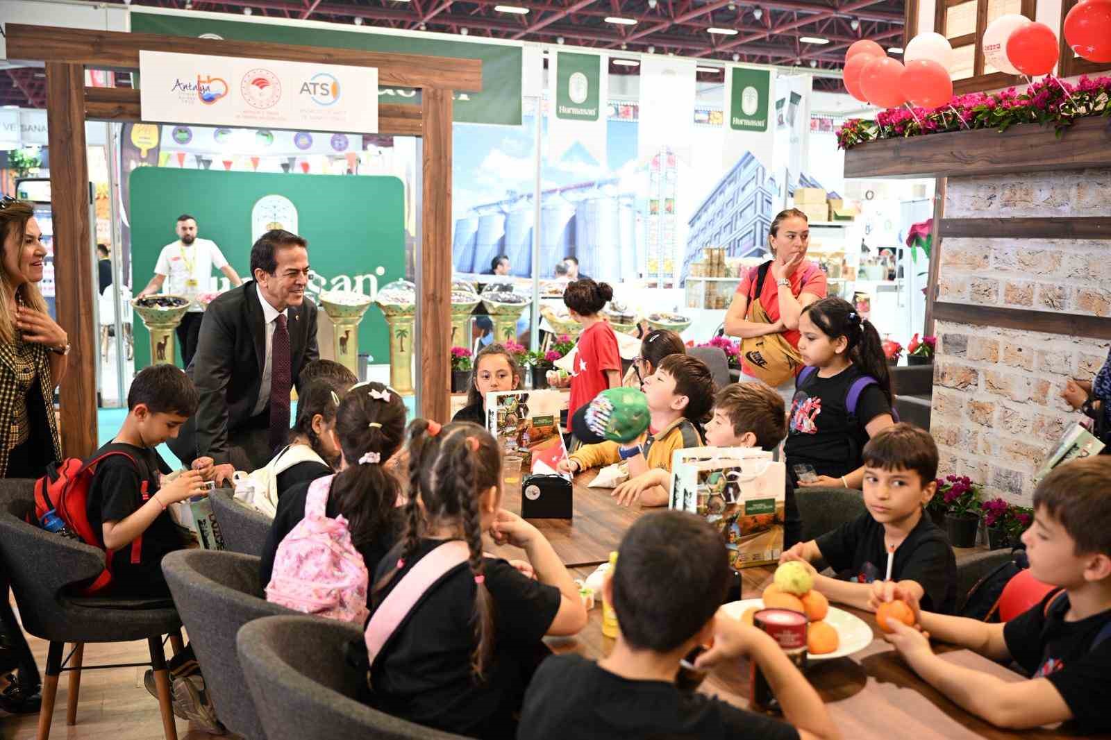 &Ccedil;ocuklar Y&Ouml;REX&rsquo;i &ccedil;ok sevdi
