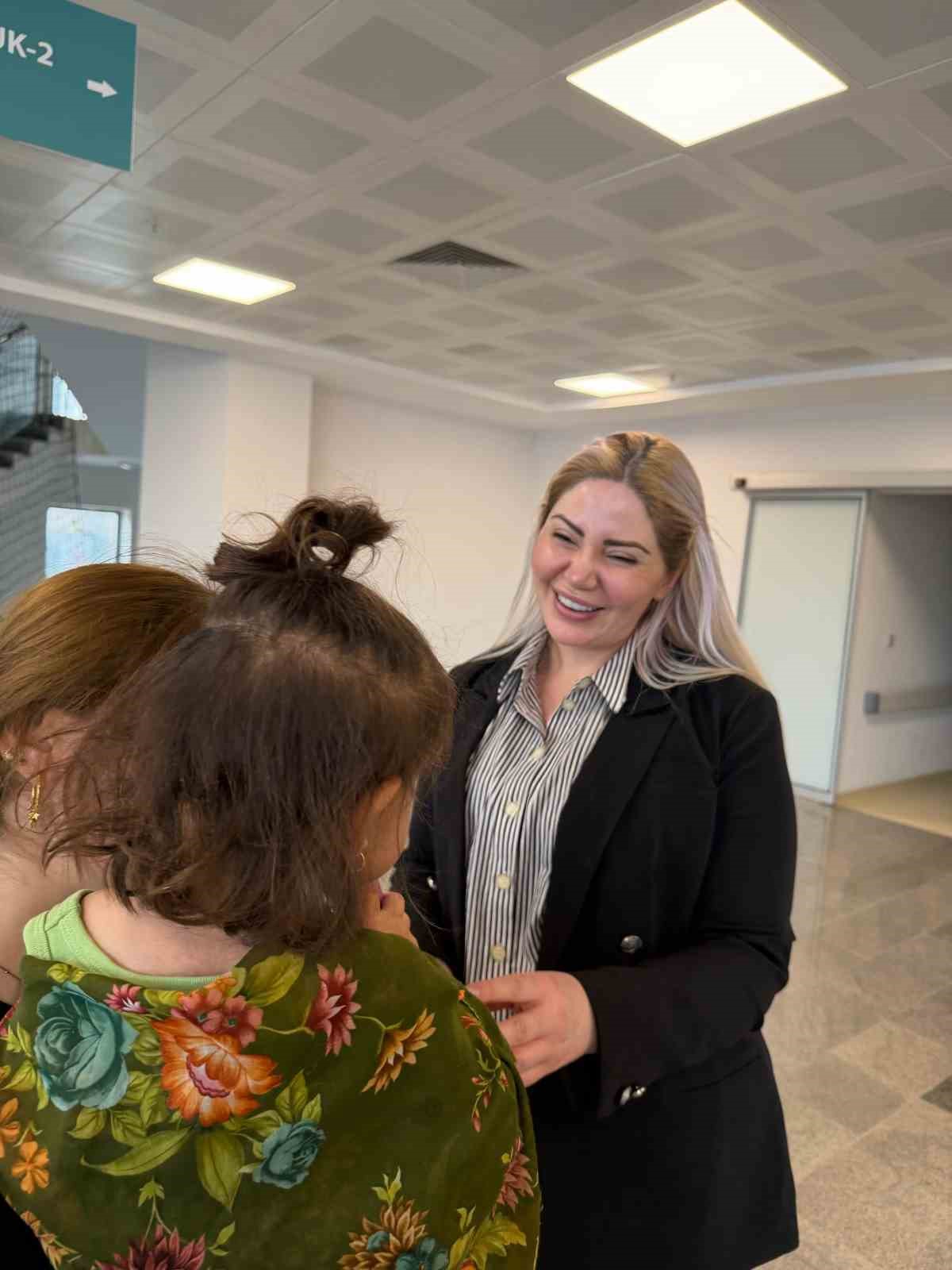 Mardin&rsquo;de y&uuml;zlerce &ccedil;ocuğa oyuncak dağıtıldı
