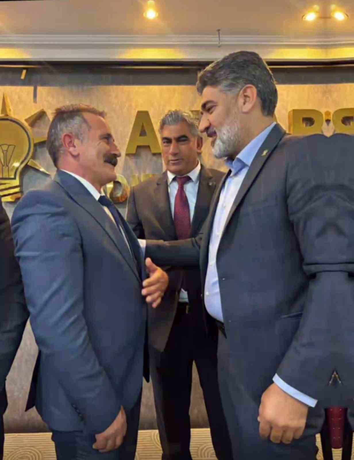 DEM Partili meclis &uuml;yesi AK Parti&rsquo;ye katıldı
