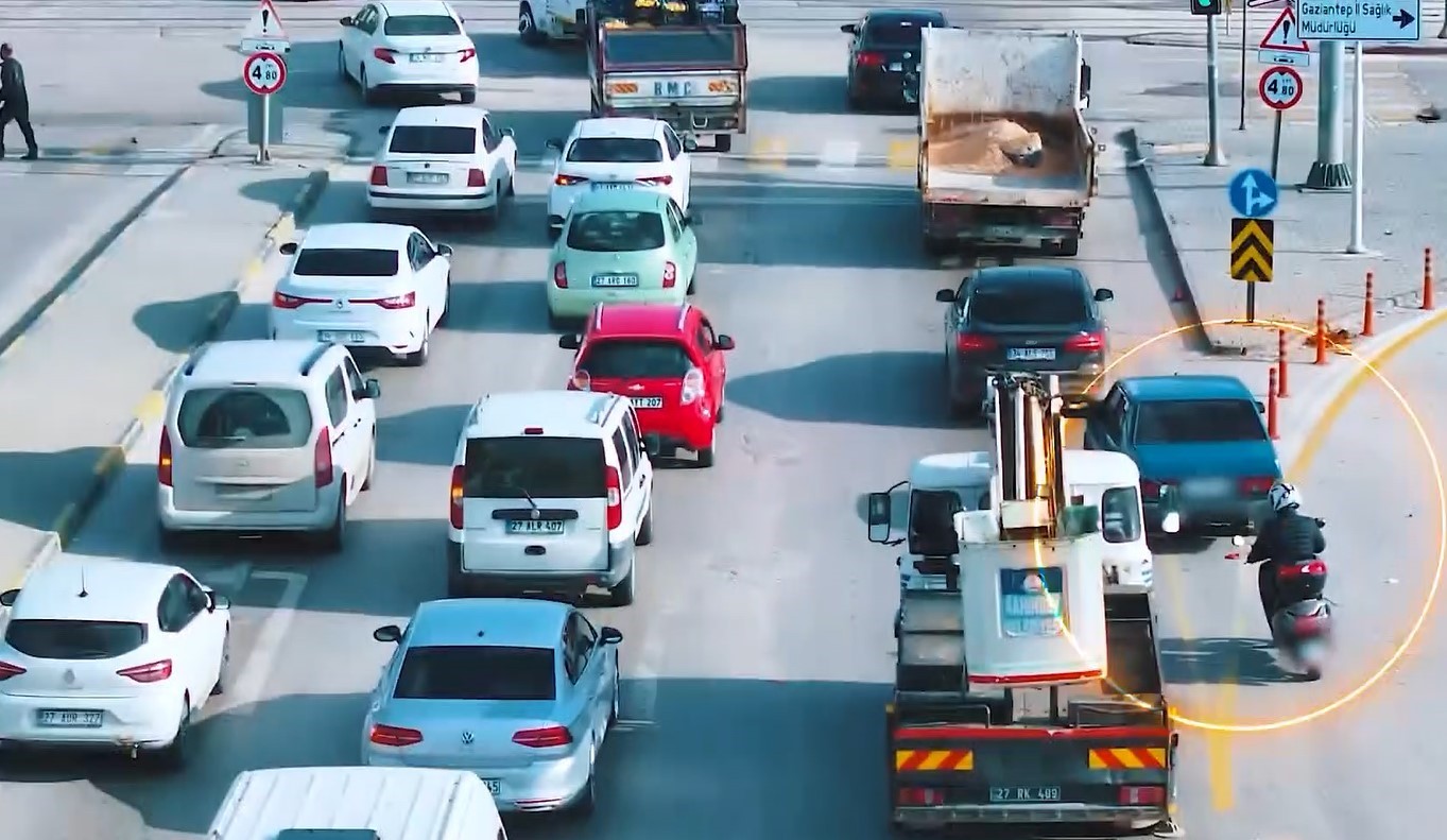 Gaziantep&rsquo;te trafikte &lsquo;kaynak&rsquo; yapan 498 araca ceza
