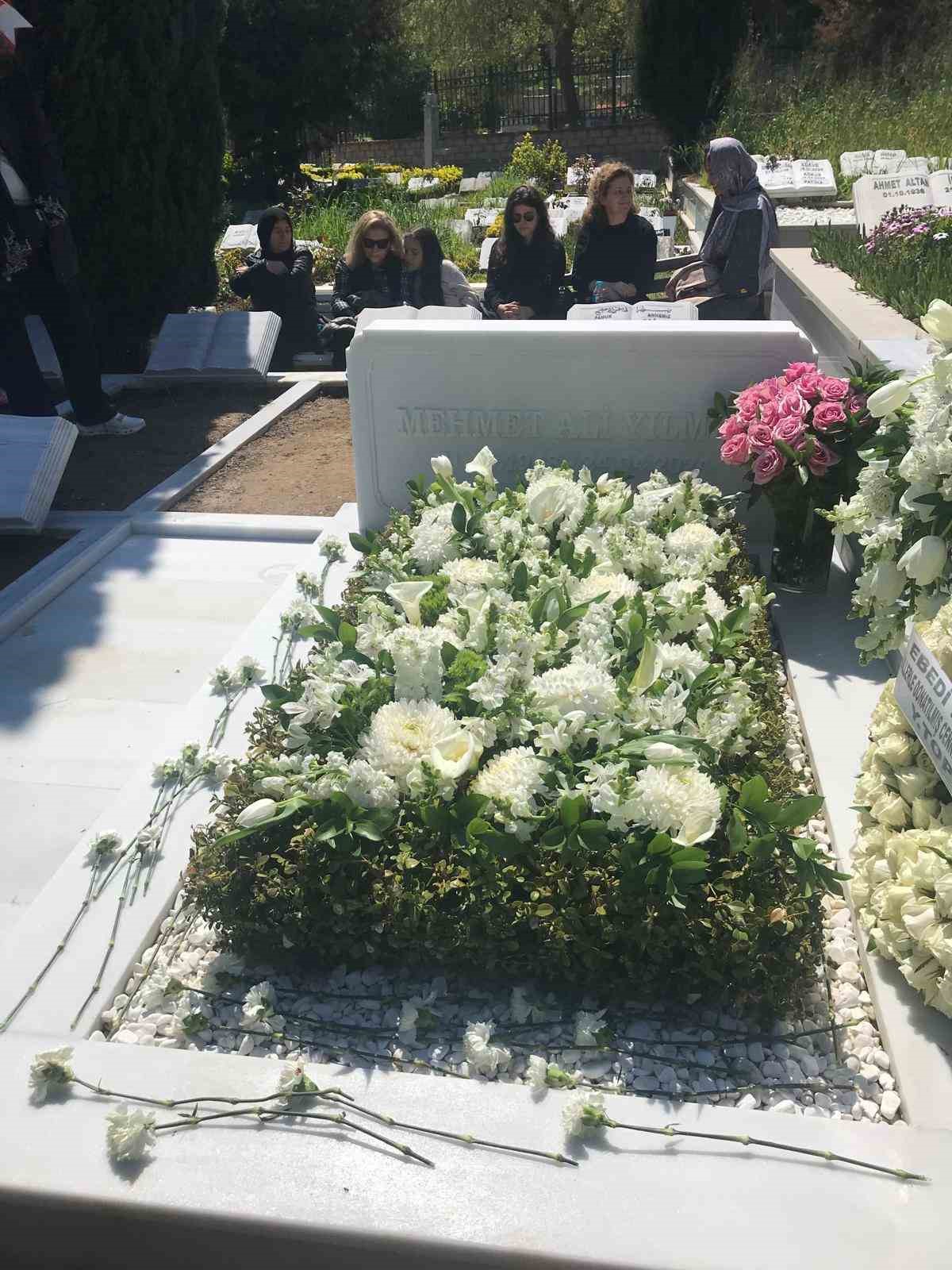 Mehmet Ali Yılmaz kabri başında anıldı
