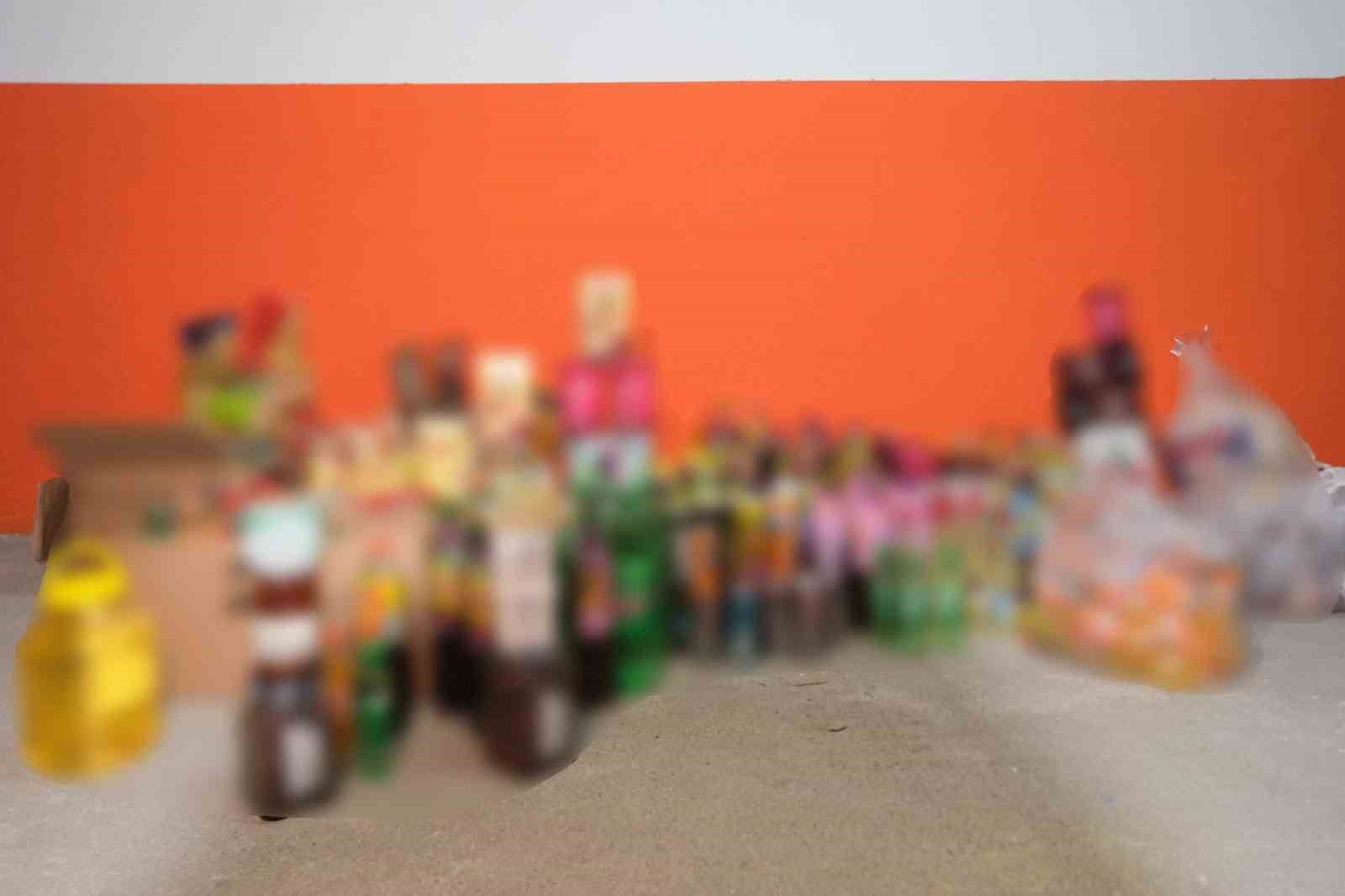 Mahalle bakkalları ve marketlere denetim: Y&uuml;zlerce tarihi ge&ccedil;miş &uuml;r&uuml;n toplandı
