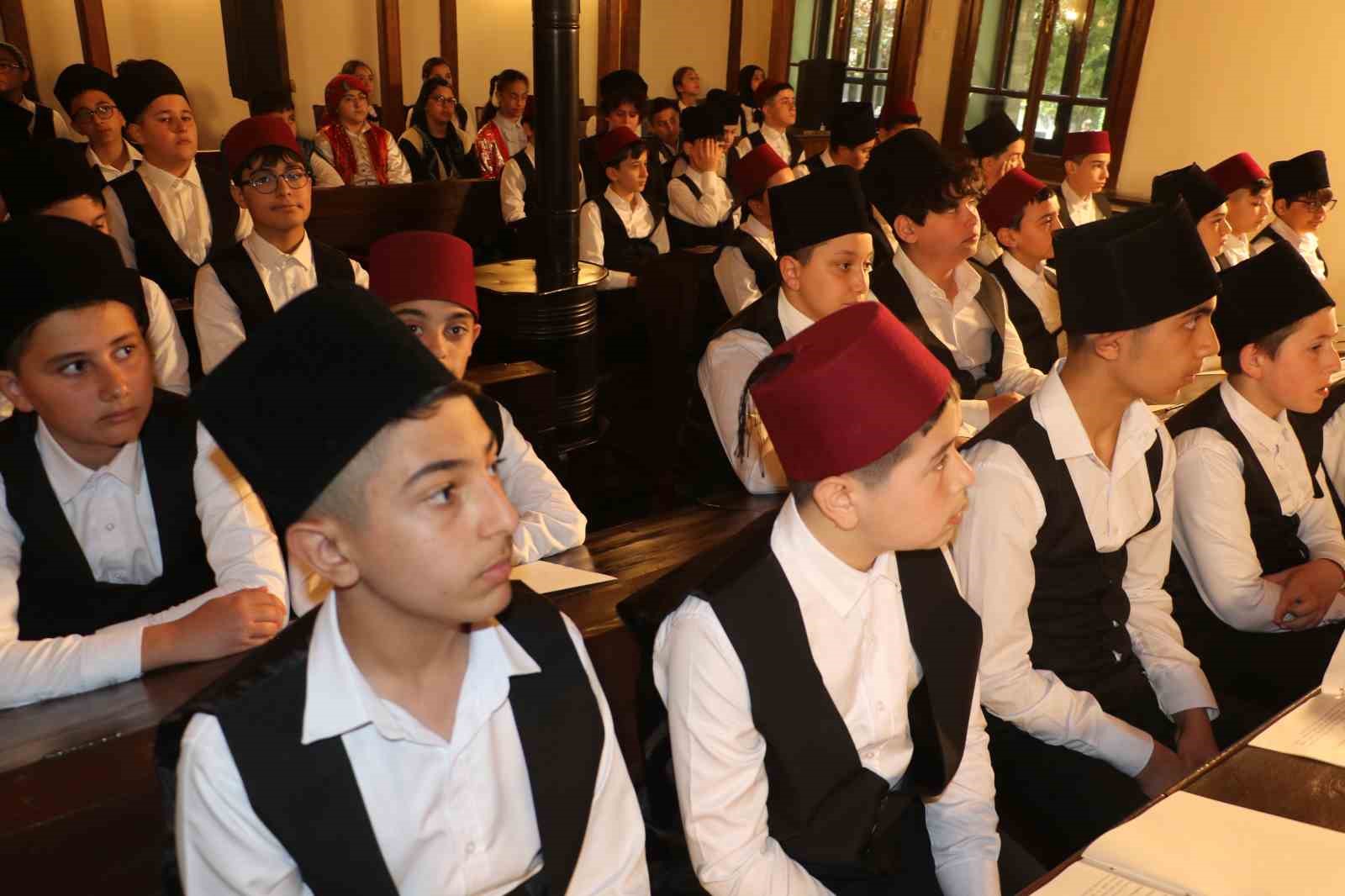 Bakan Tekin: "T&uuml;rk devlet geleneği t&uuml;redi bir gelenek değil, d&uuml;nyanın en eski devlet geleneklerinden bir tanesi"
