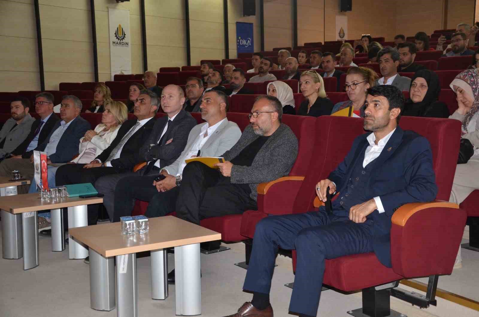 Mardin&rsquo;de "Yerel Kalkınma Hamlesi" bilgilendirme toplantısı d&uuml;zenlendi
