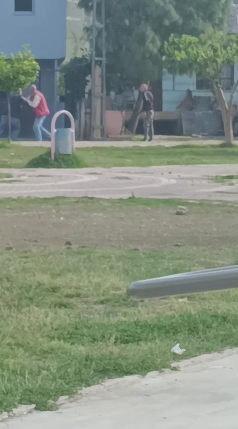 Adana&rsquo;da t&uuml;fekli sopalı kavga kamerada
