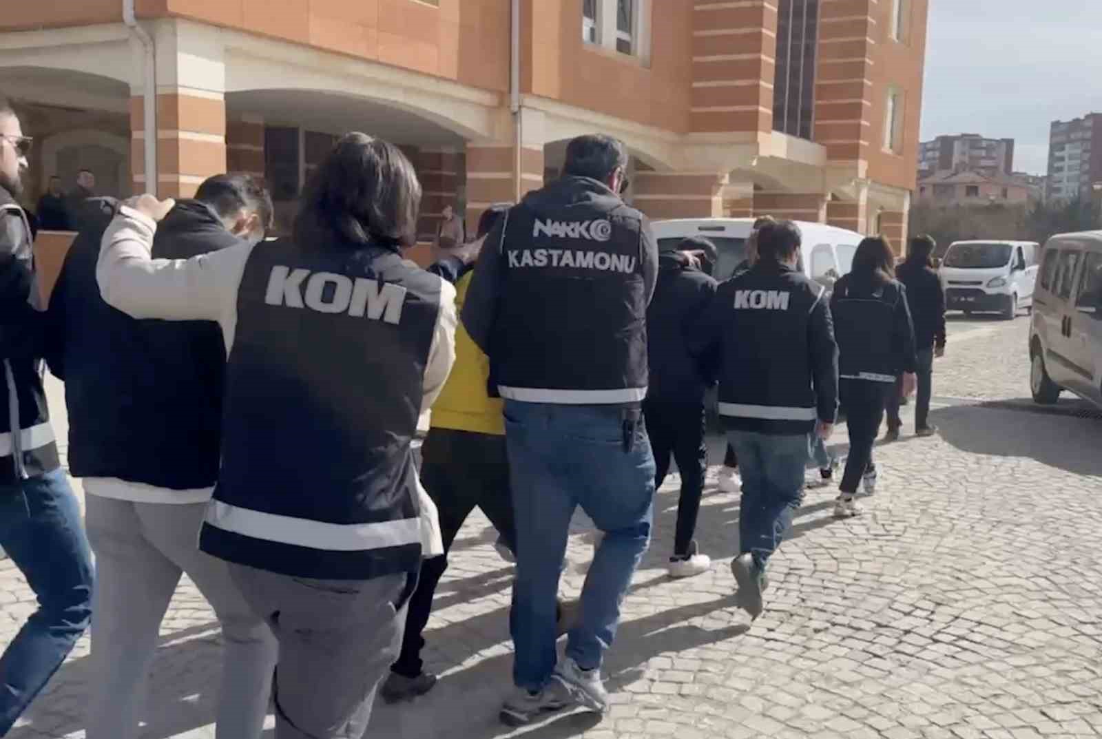 Kastamonu’da uyuşturucuyla yakalanan 3 sanığa 12’şer yıl hapis