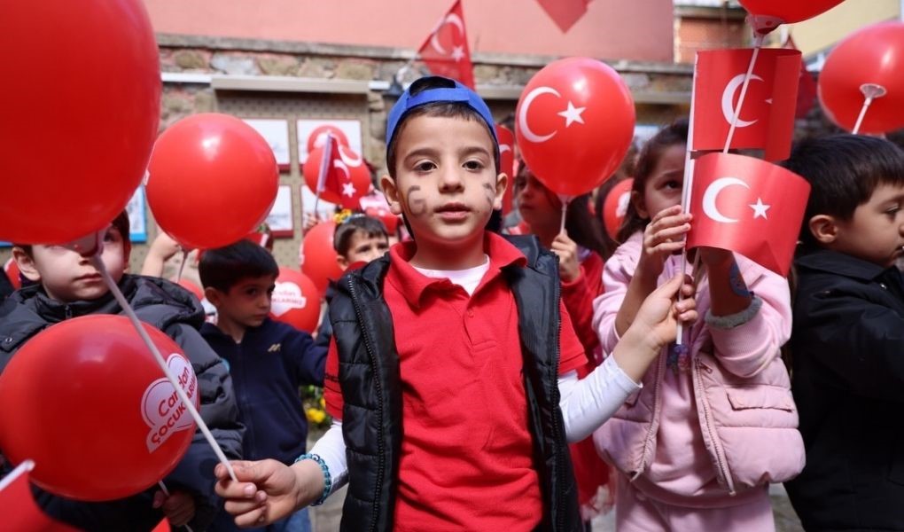 Tekirdağlı minikler Almanca &ouml;ğrenerek 23 Nisan&rsquo;ı kutladı
