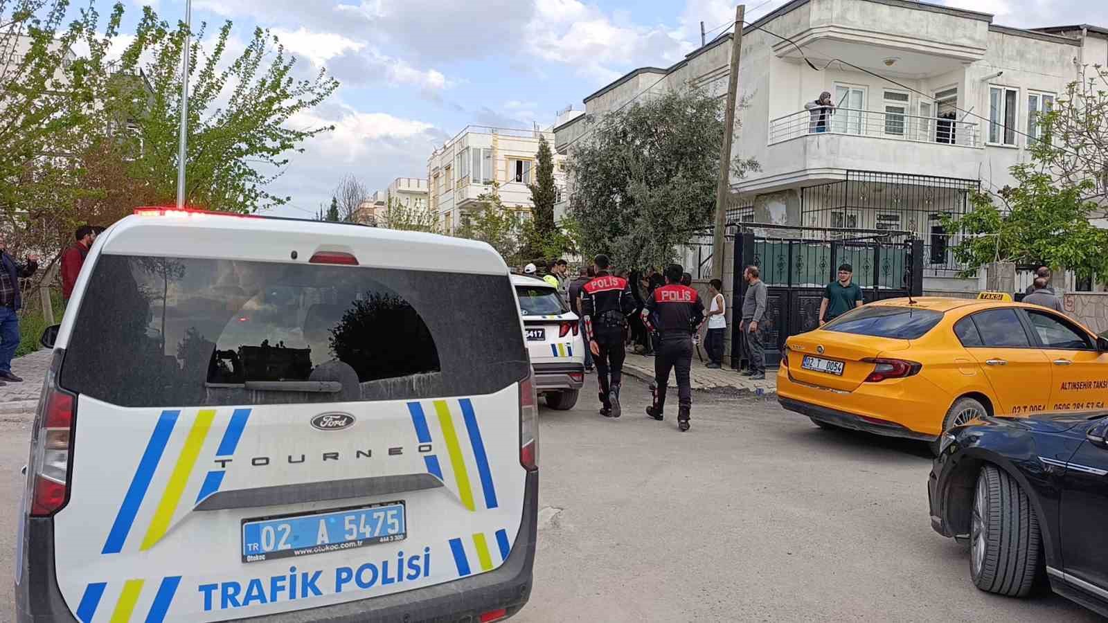 Kaza sonrası birbirlerine saldırdılar
