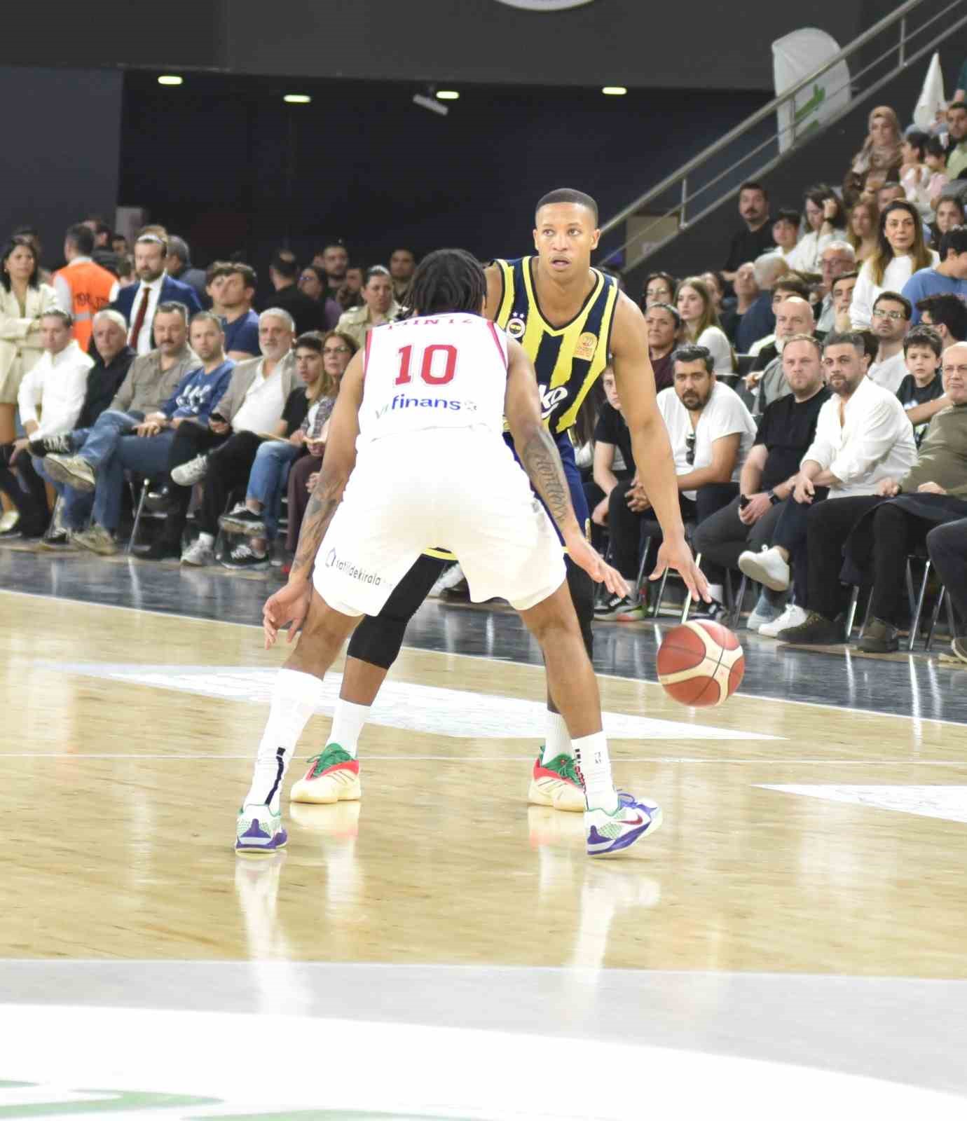 Basketbol S&uuml;per Ligi: Manisa Basket: 78 - Fenerbah&ccedil;e: 82
