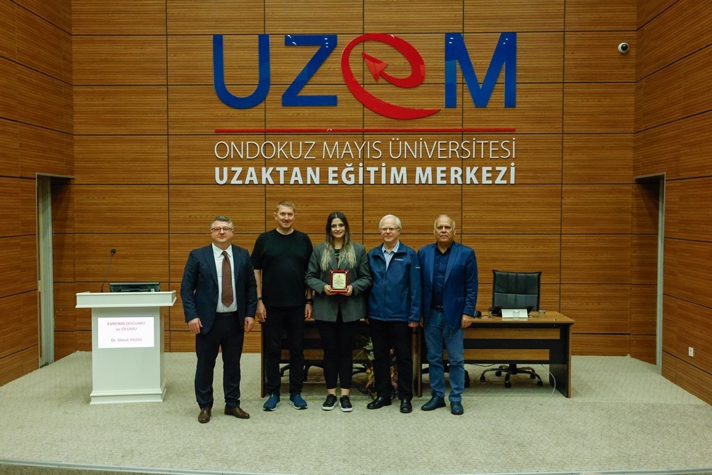 NASA&rsquo;daki T&uuml;rk bilim adamı Dr. Umut Yıldız, OM&Uuml;&rsquo;de evrenin sırlarını anlattı
