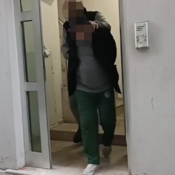 İzmir&rsquo;de 131 aranan ş&uuml;pheli yakalandı
